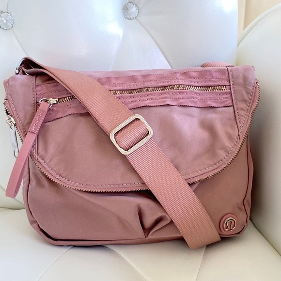 lululemon athletica Handbags - Lululemon Festival Bag